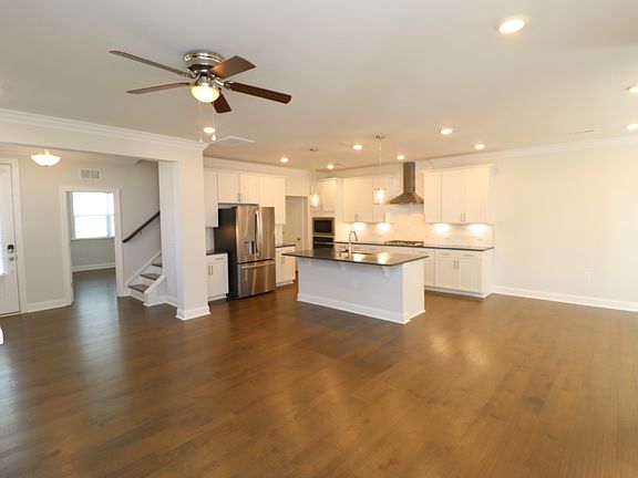 5th image of 2932 Green Tractor Ave