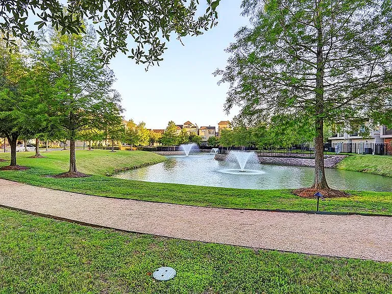 2602 Coastal Greens Dr — Photo 12