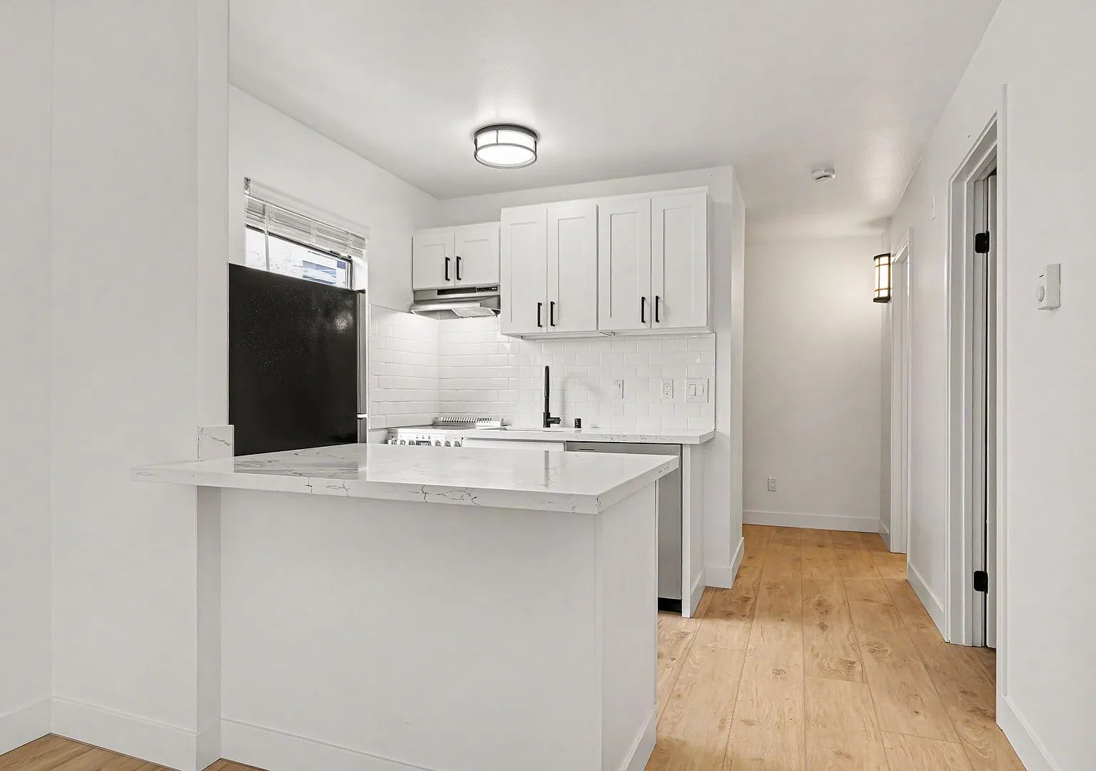 3626 Wallingford Ave N — Photo 3