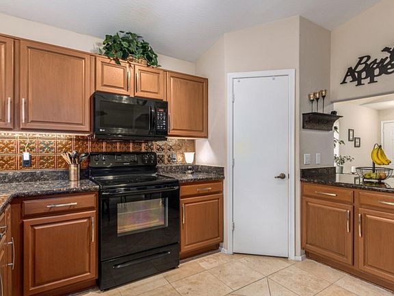 4th image of 11924 W Scotts Dr