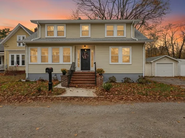 23-23 Eddy St #R, North Attleboro, MA 02760