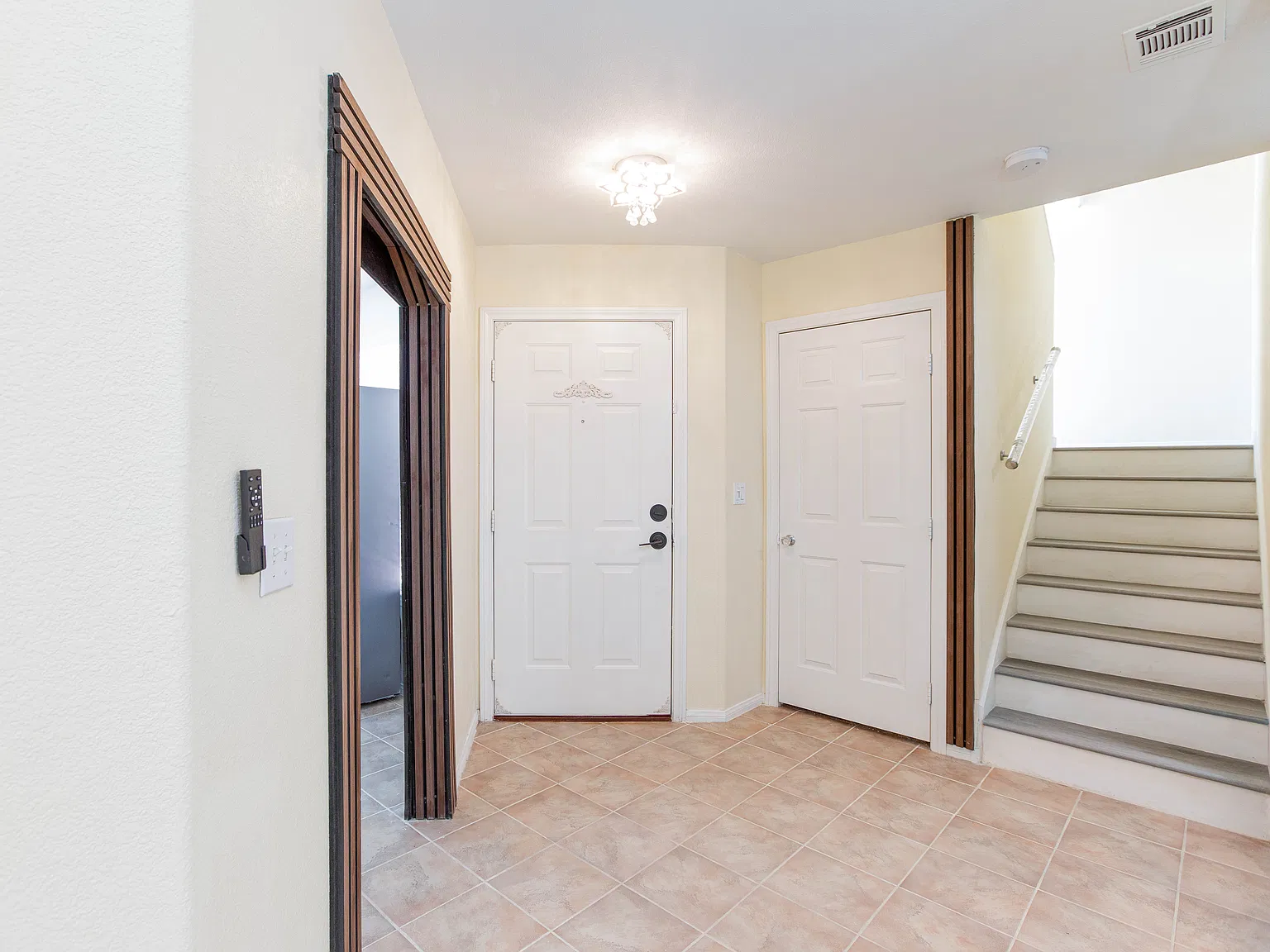 3 bed, 1582 sqft, $2,550 — Photo 1
