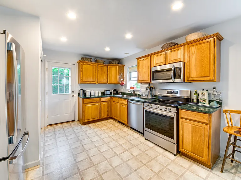 3 Bayberry Rd — Photo 10