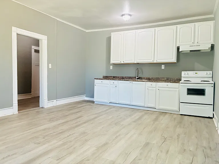 119 Broad St — Photo 4