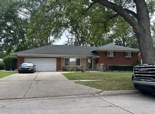22900 Colony St, Saint Clair Shores, MI 48080
