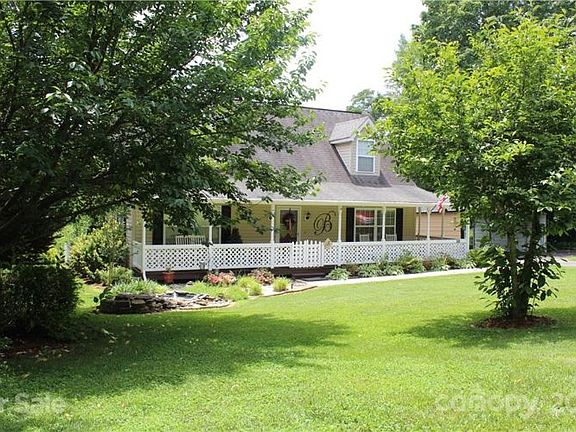 3rd image of 303 Poteat Dr