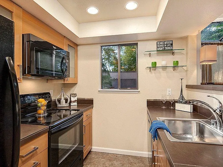 10021 NE 122nd St — Photo 7