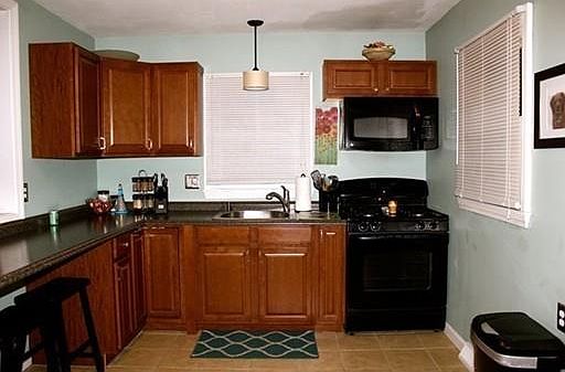 1st image of 864 Belleville Ave