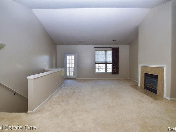 3rd image of 1072 Alameda Blvd #1072