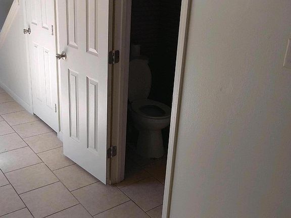 1/2 bath downstairs