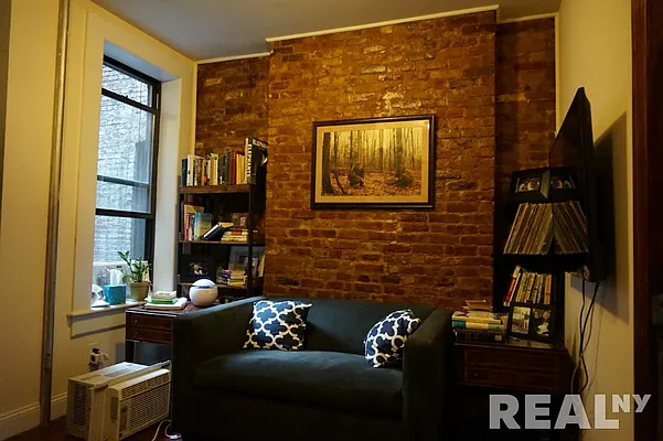 Rented by REAL New York | media 22