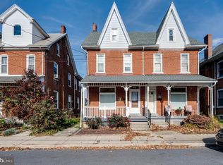 121 W Arch St, Fleetwood, PA 19522