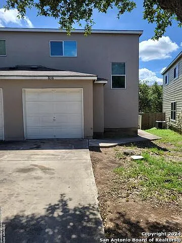3 bed, 2.5 bath, 1344 sqft, $1,350 — Photo 2