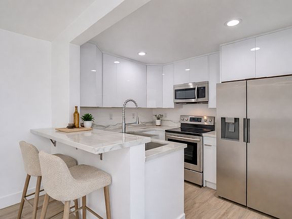 2nd image of 1933 S Bedford St APT 5