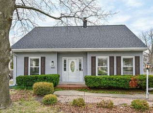 8180 N Regent Rd, Fox Pt, WI 53217