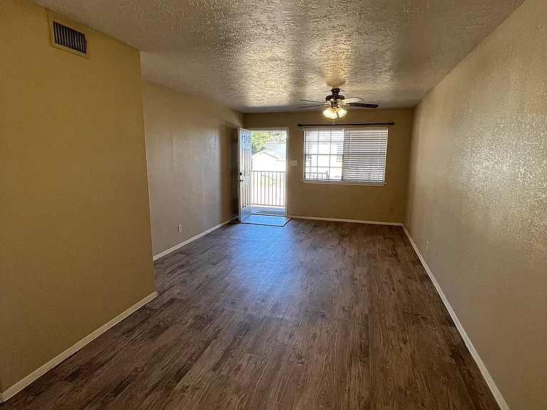 North Park Apartments — Photo 20