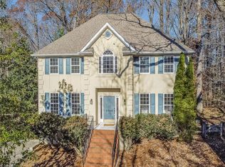 2705 Colton Dr, Oak Ridge, NC 27310