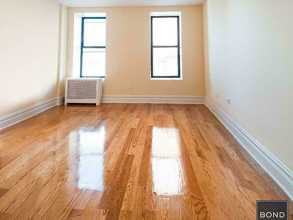 2nd image of 544 W 50th St #A5fw