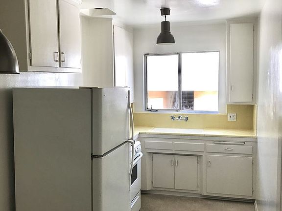5th image of 11844 Mayfield Ave