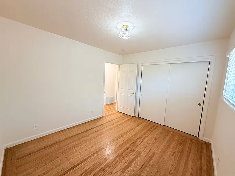 11 Birch Ave — Photo 13