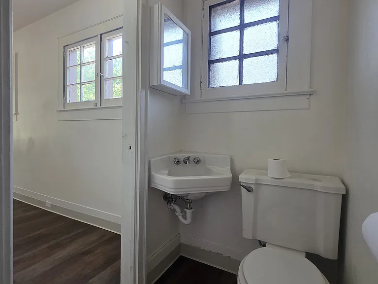 950 Capitol St NE — Photo 19