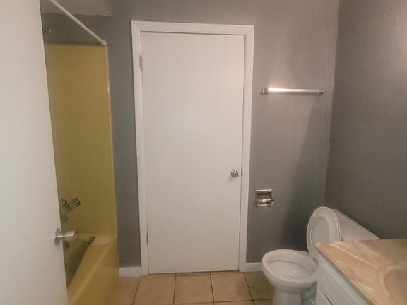 4th image of 366 Ryder Ave APT C3