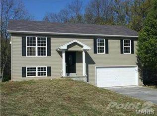 5 Oak Forest Dr, Saint Peters, MO 63376