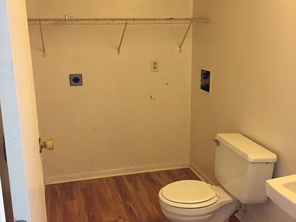 Downstairs 1/2 bath