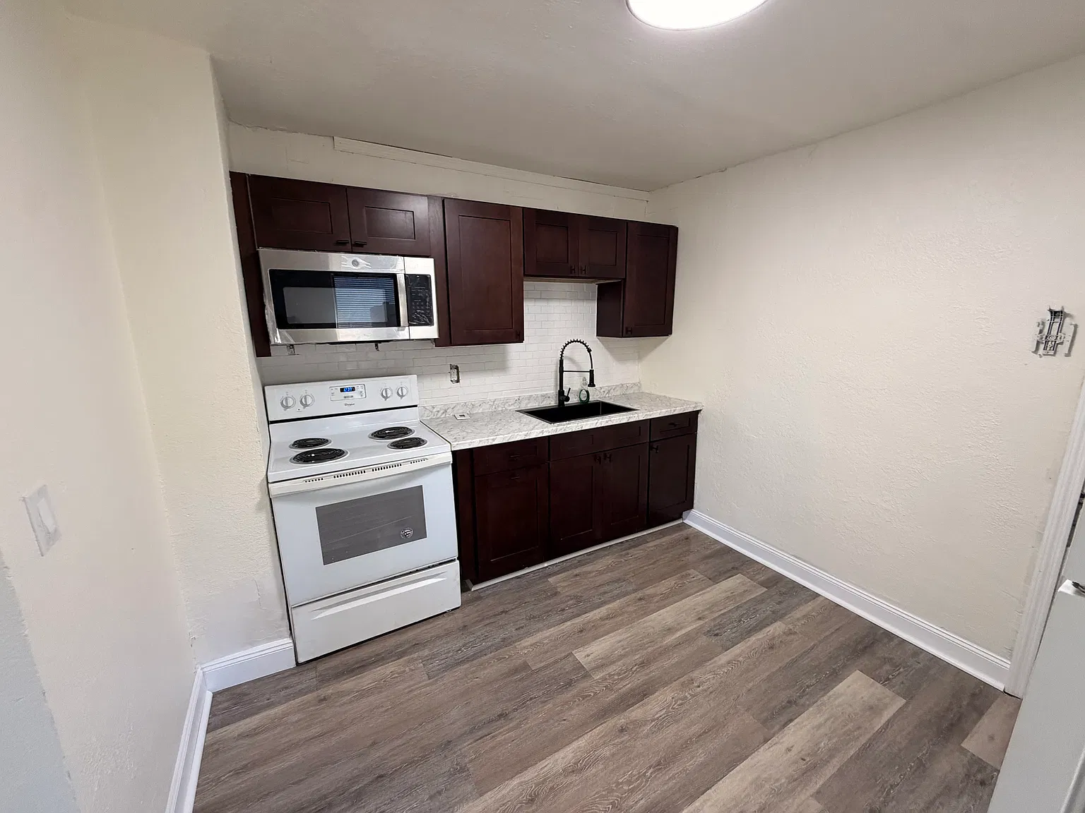 2 bed, 700 sqft, $950 — Photo 1