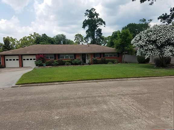 2nd image of 3440 Durwood Dr