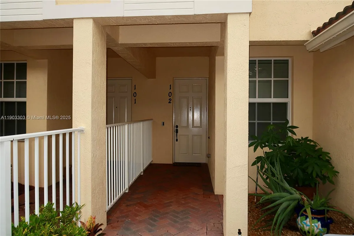 Building Photo - 9778 Bowline Dr #102
