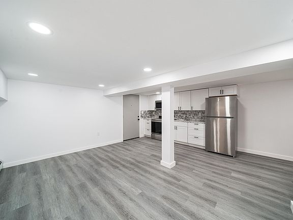 5th image of 248 Fulton Ave