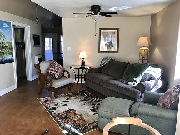 4th image of 215 E Lake Dr