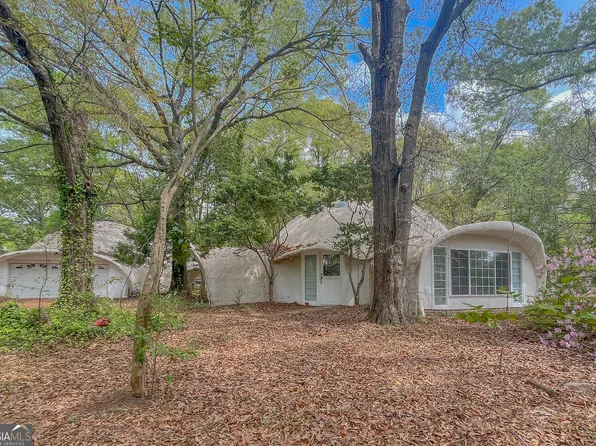 853 W Lake Dr, East Dublin, GA 31027