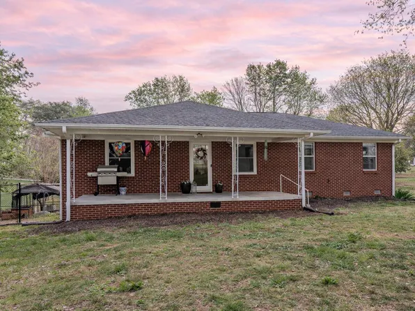 3244 Maple Ave, Burlington, NC 27215