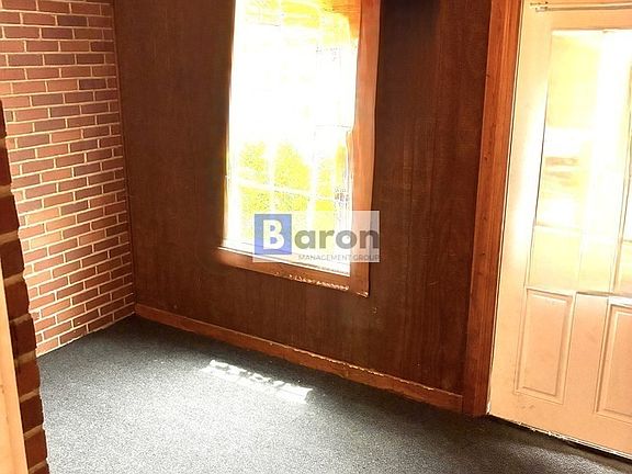 5th image of 447 Park Dr