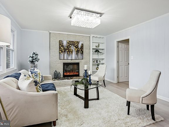 5th image of 3601 Barry Dr