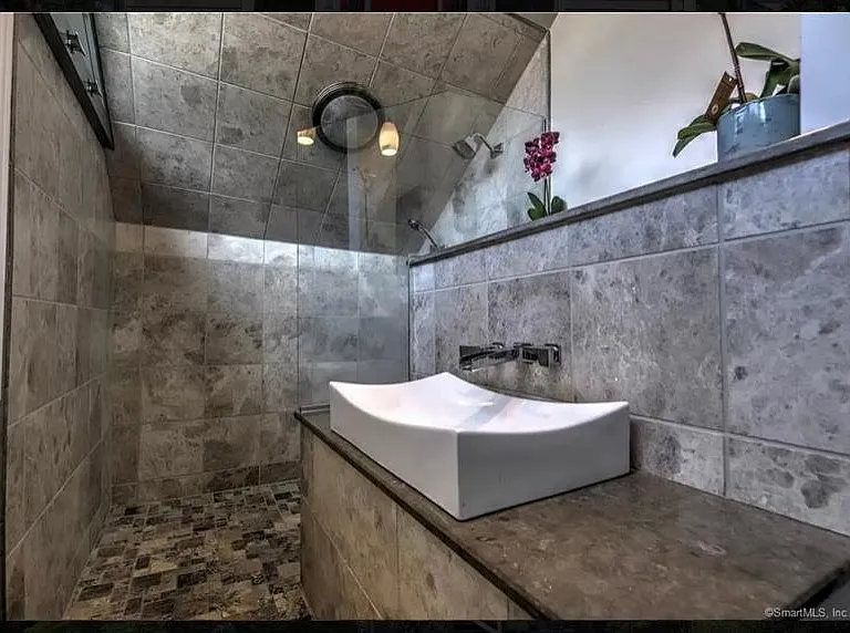 upstairs bathroom