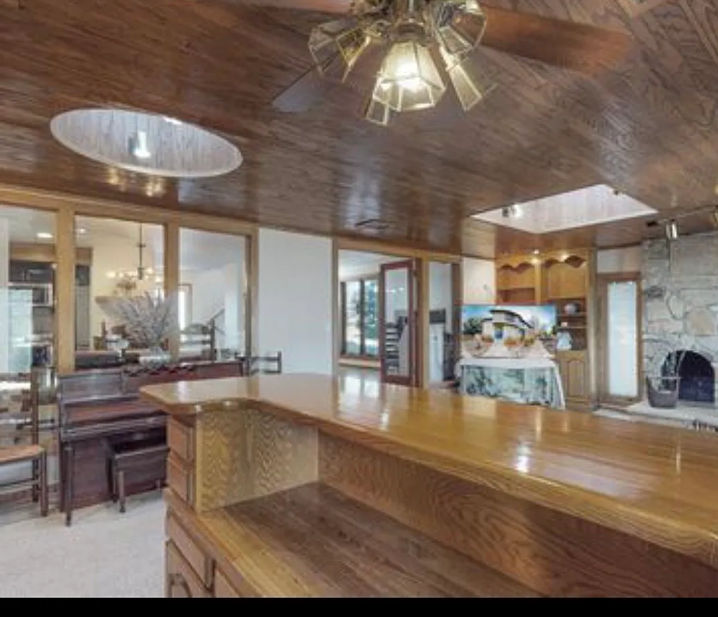 4 bed, 3.5 bath, 2215 sqft, $3,000 — Photo 4