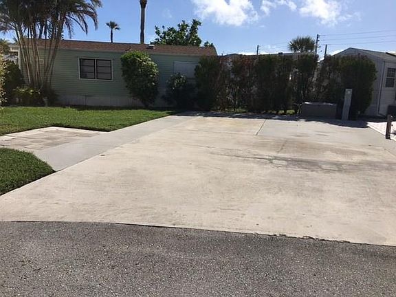 2nd image of 772 Nettles Blvd