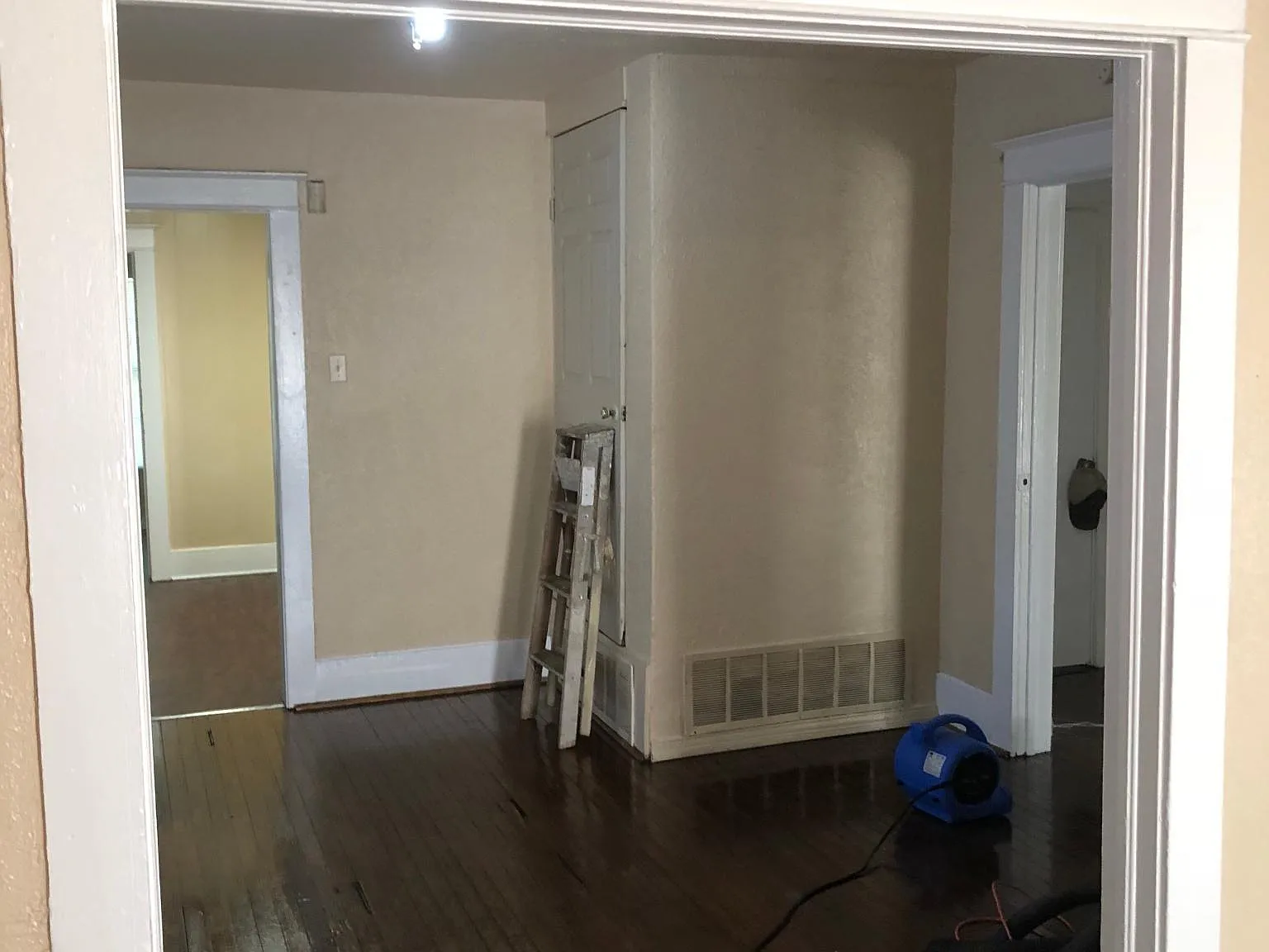 3 bed, 1251 sqft, $2,000 — Photo 1