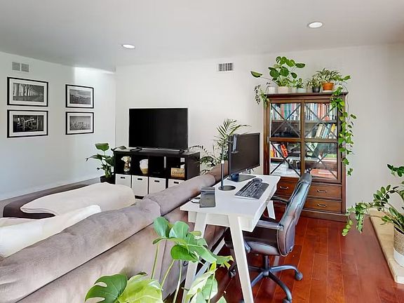 4th image of 2480 Northpark St