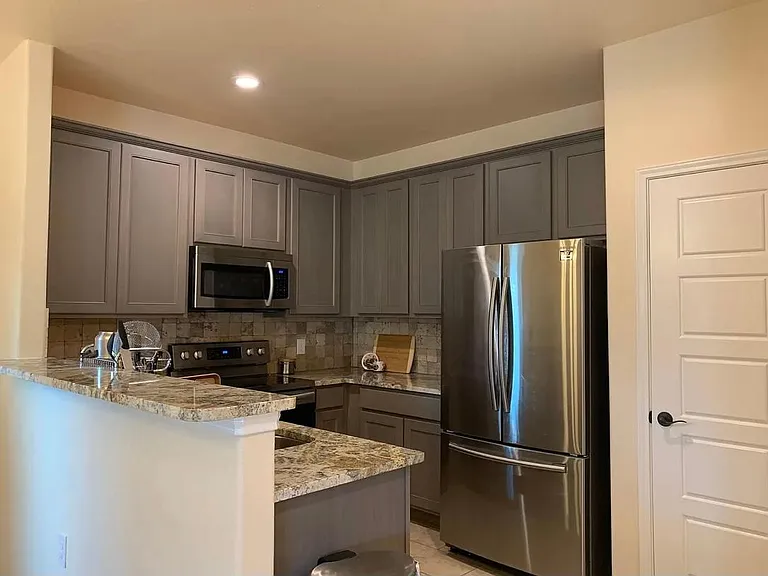 5981 Midcrown Dr — Photo 3