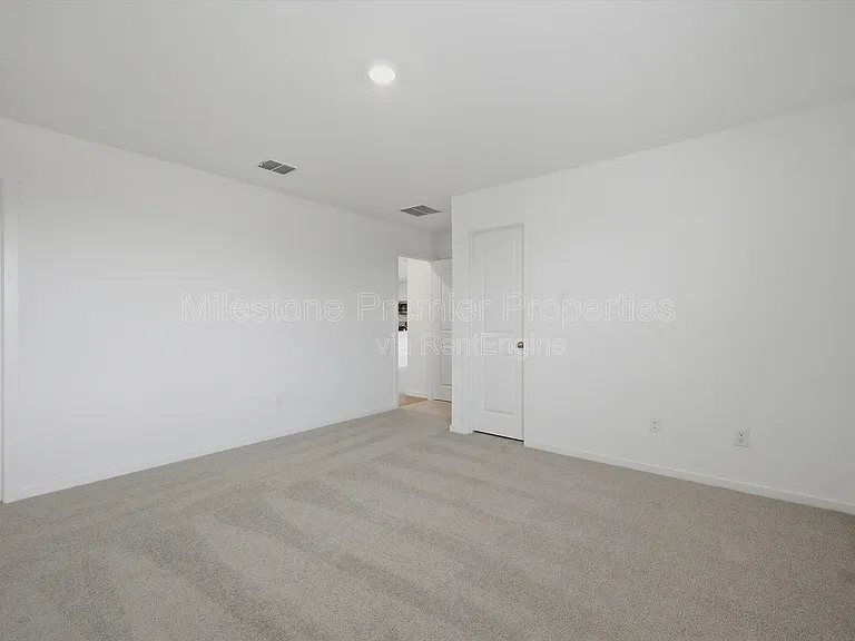 3719 Longleaf Dr — Photo 12