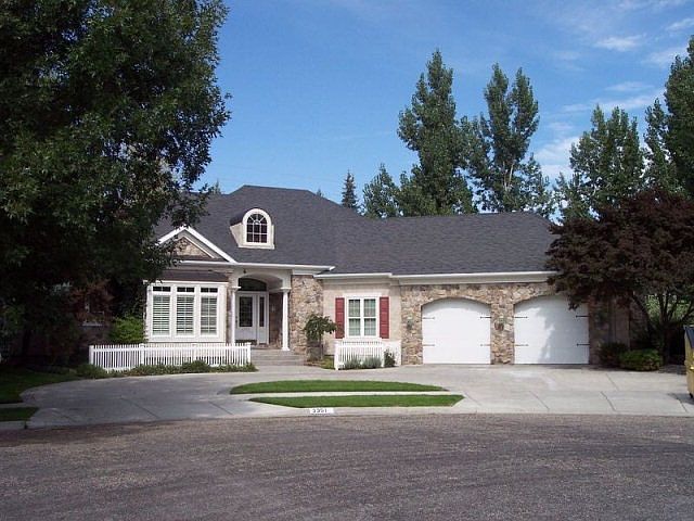 1st image of 3351 Charleston Ln