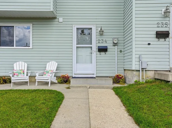 234 Dickinsfield Ct NW, Edmonton, AB T5E 5V8
