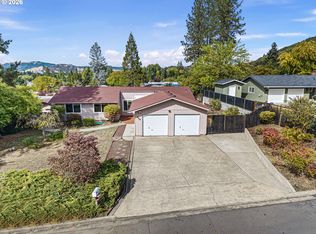 286 E Bradley Ct, Roseburg, OR 97470