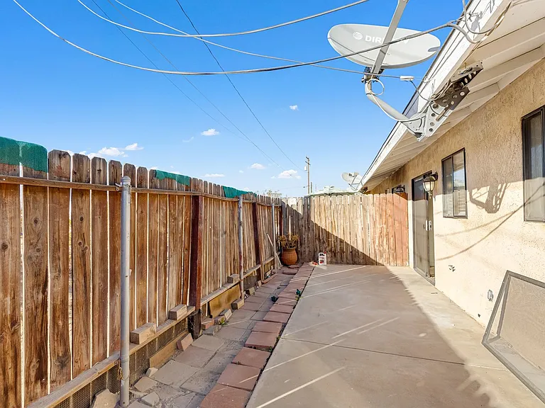 15360 Sequoia St — Photo 14