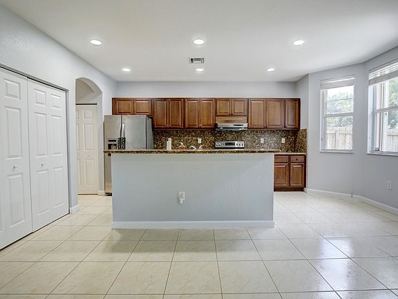 3rd image of 1700 SE 18th Terrace