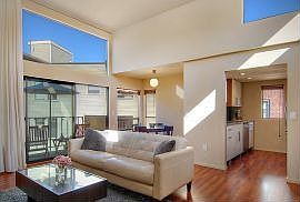 2nd image of 1516 E Pike St APT 303
